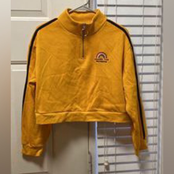 H&M Women’s Cropped 1/4 zip Sweatshirt - Picture 1 of 3